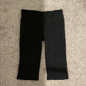 Lululemon black crops size 8